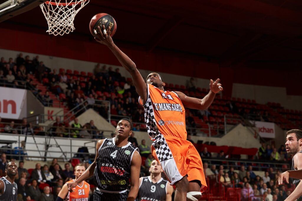 Reportage basketball Euroleague - MSB face aux Güssing Knights, layup en extension